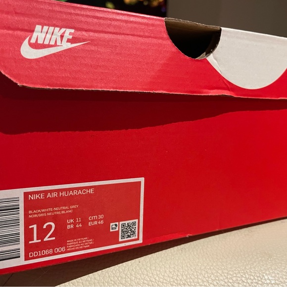 Nike Huarache Sneakers - Picture 6 of 7